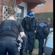 Police swarm on Stourport home to carry out warrant